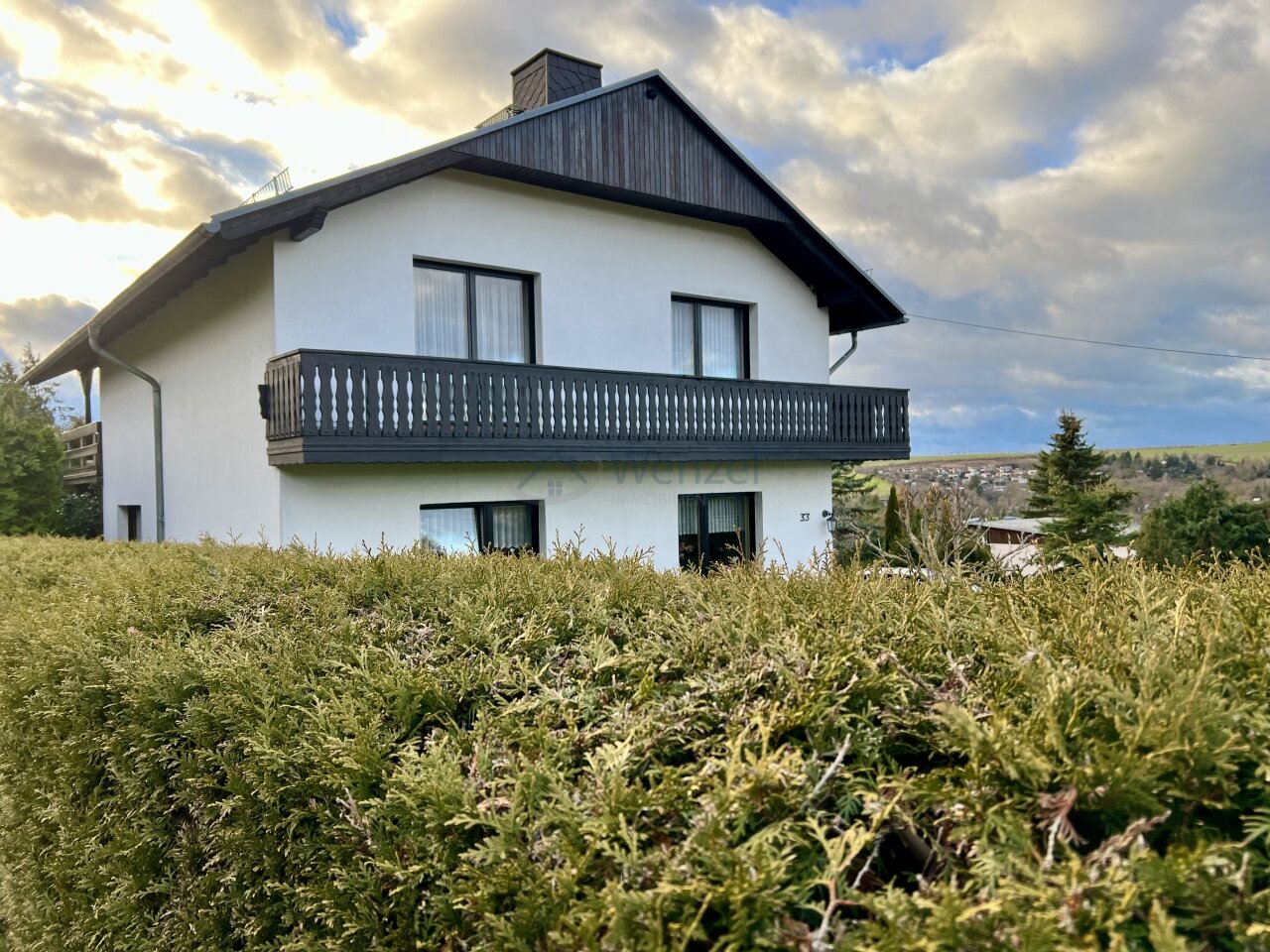 Erfurt: Sofort beziehbares, großes Einfamilienhaus in Bischleben  Erfurt: Sofort beziehbares, großes Einfamilienhaus in Bischleben