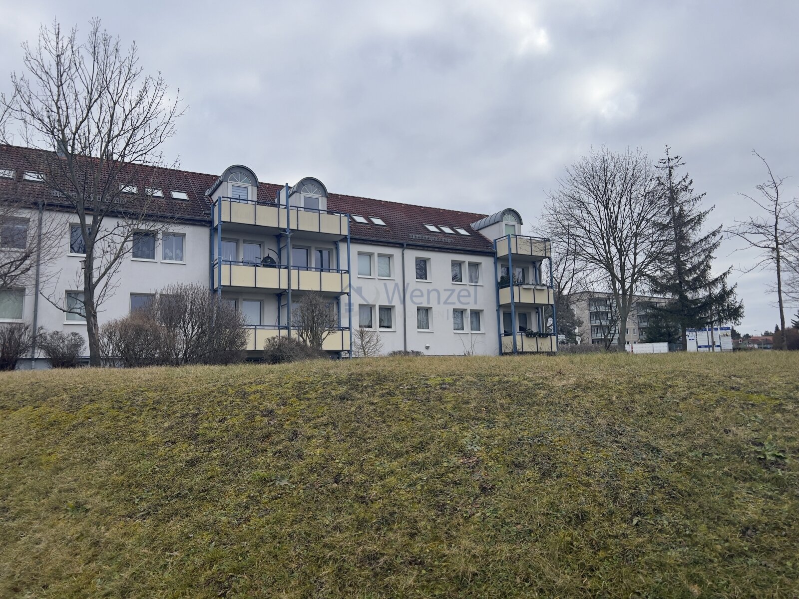 WOHNUNGSPAKET: Vier vermietete Wohnungen in Erfurt Süd/Ost