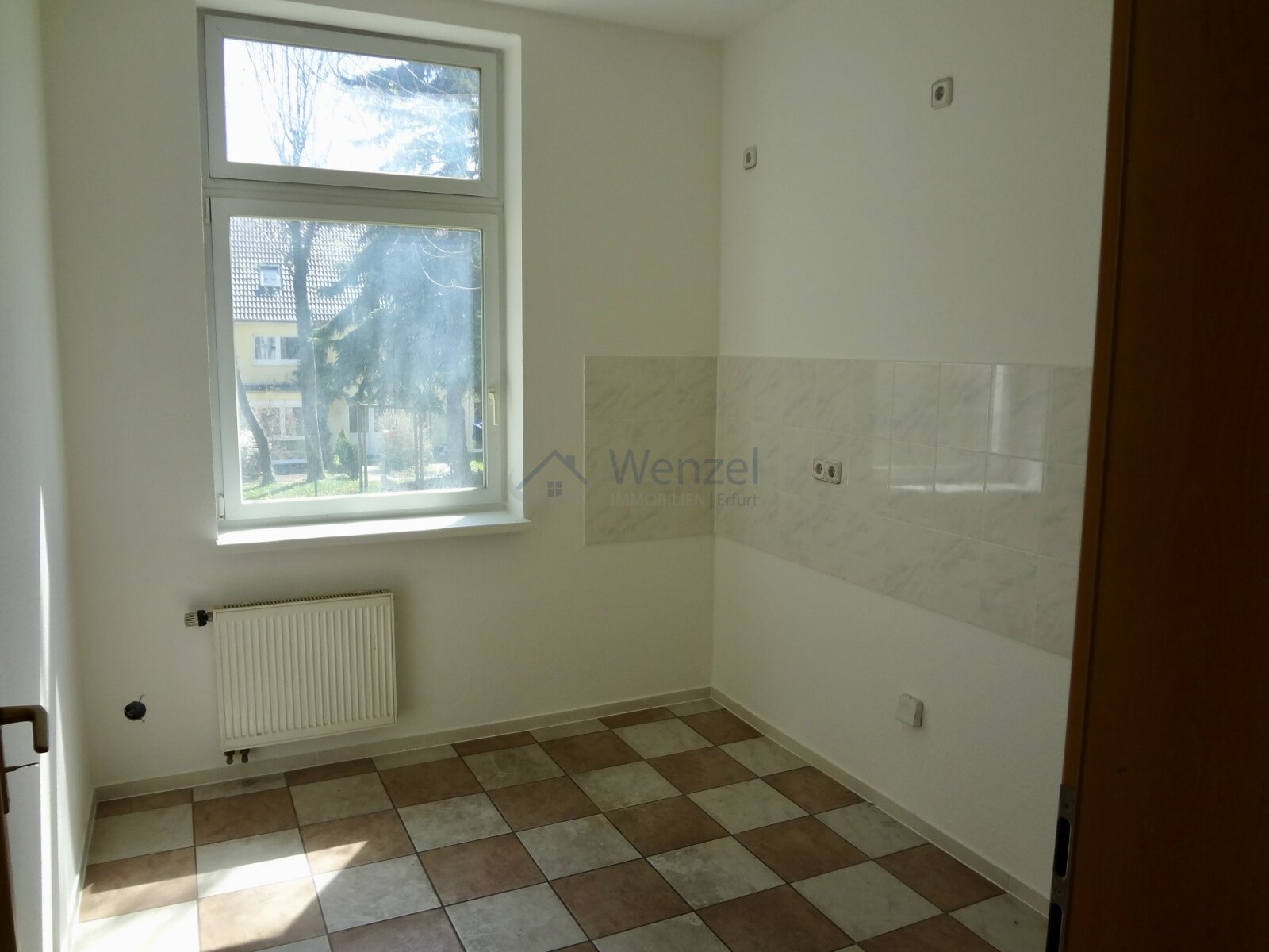 Renovierunsgbedürftige, großzügige 4-Zimmer-Wohnung in GTH-Siebleben