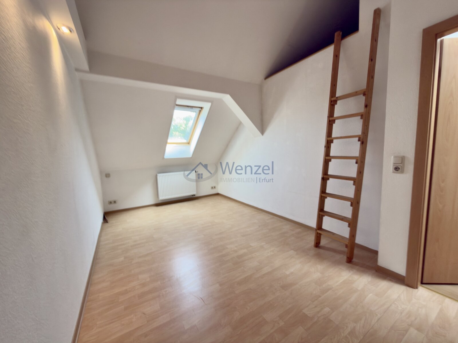 Gemütliche Dachgeschoss-Wohnung in zentraler Lage von Weimar