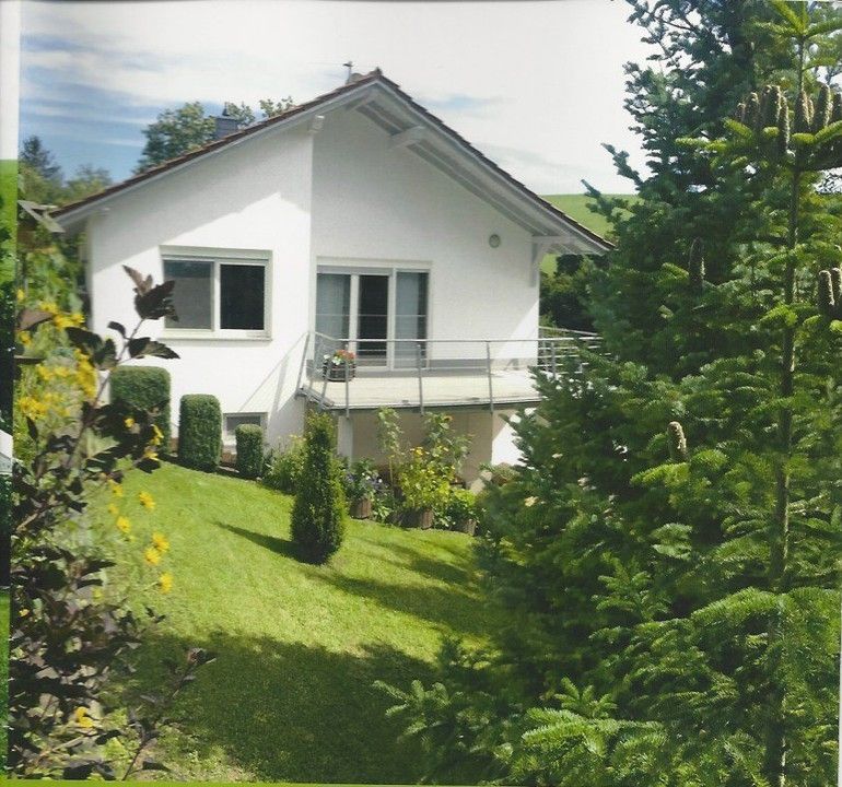 Erfurt: TOP-Einfamilienhaus auf parkähnlichem Grundstück  Erfurt: TOP-Einfamilienhaus auf parkähnlichem Grundstück
