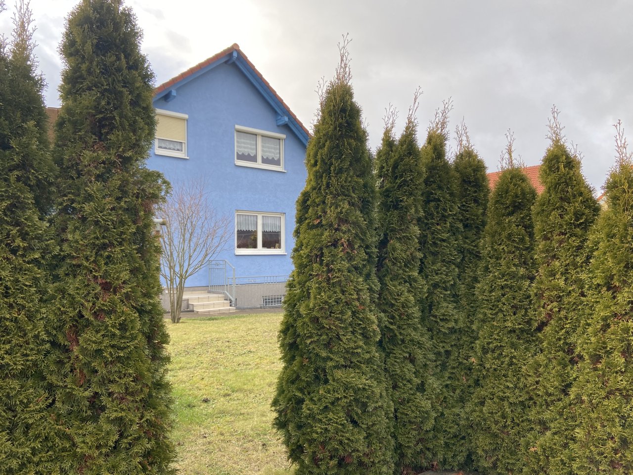 Mühlberg: Traumhaus mit Burgenblick  Mühlberg: Traumhaus mit Burgenblick