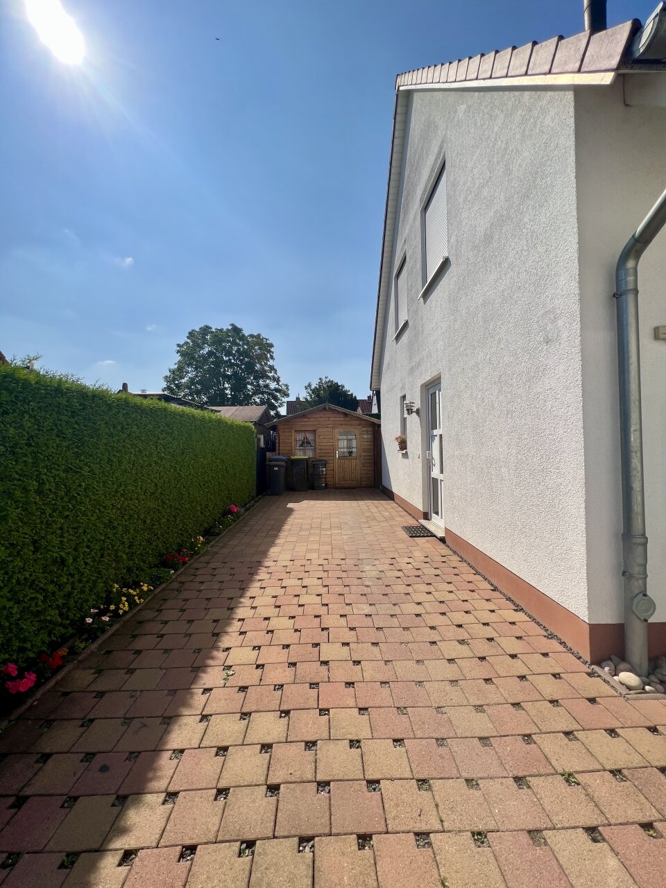 Einfahrt/Hauseingang