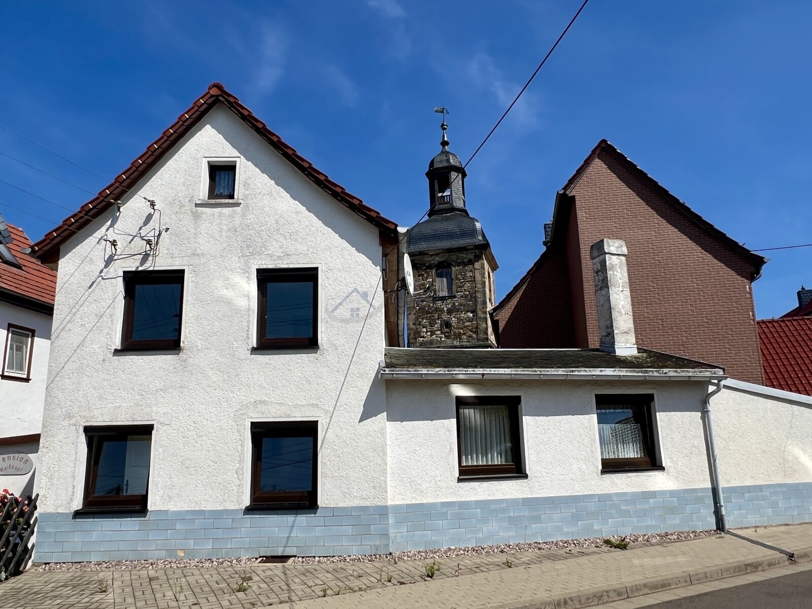 Nesse-Apfelstädt: Kleines sanierungsbedürftiges Einfamilienhaus  Nesse-Apfelstädt: Kleines sanierungsbedürftiges Einfamilienhaus