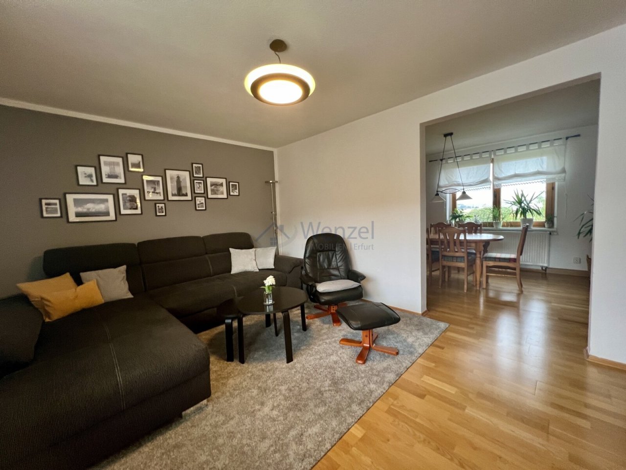 Wohnbereich mit Blick zum Esszimmer Wohnbereich mit Blick zum Esszimmer