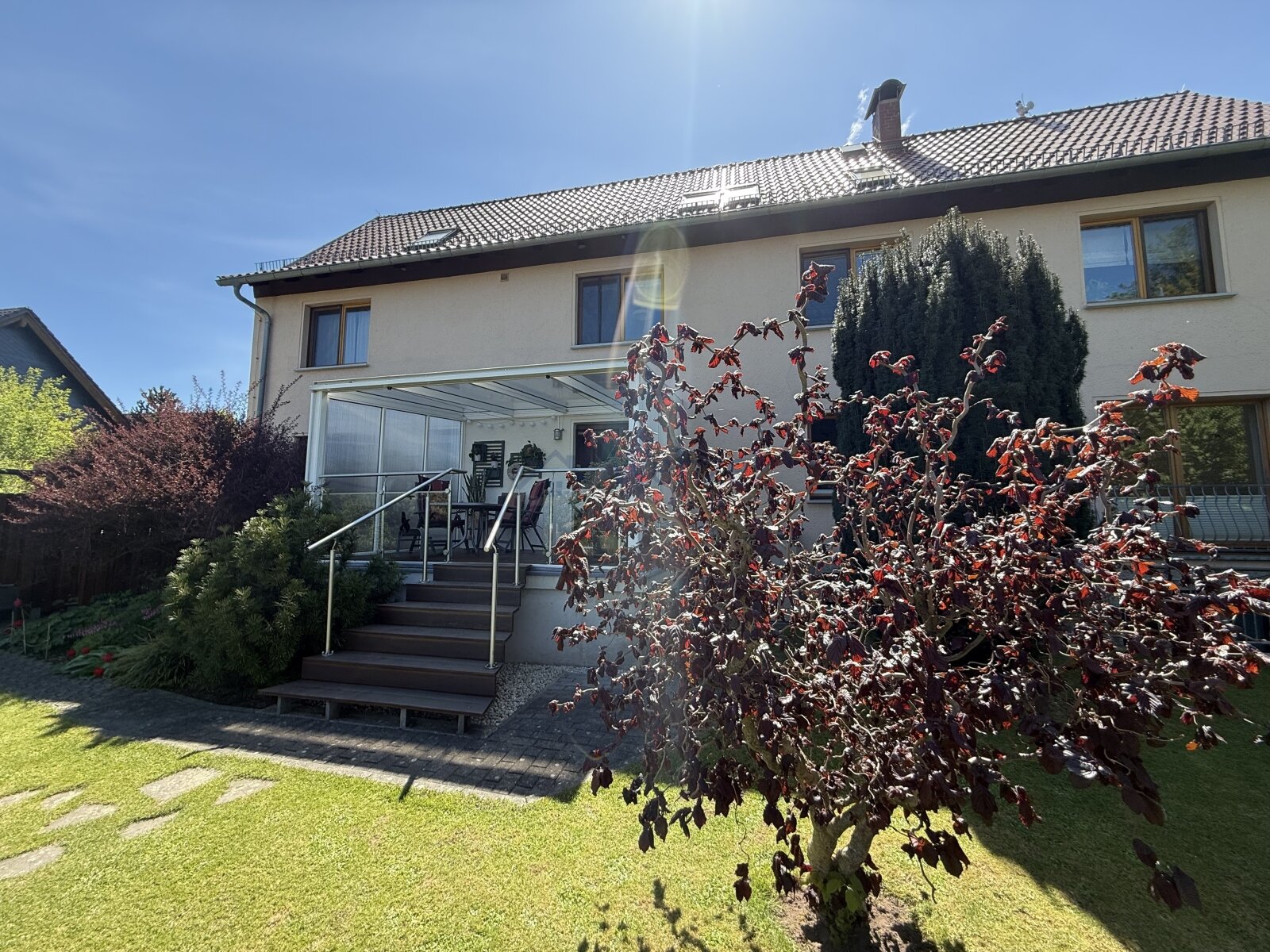 Blick auf das Haus vom Garten Blick auf das Haus vom Garten