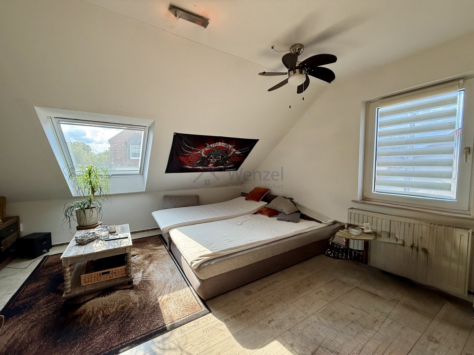 Lichtdurchflutetes Dachgeschoss-Schlafzimmer mit Komfort: Deckenlüfter, Lichtdurchflutetes Dachgeschoss-Schlafzimmer mit Komfort: Deckenlüfter,