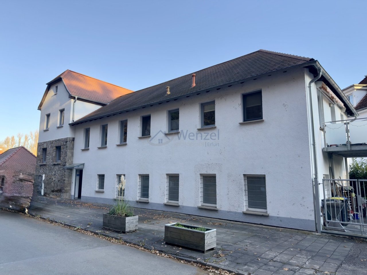 Charmantes Büro-/Gewerbegebäude