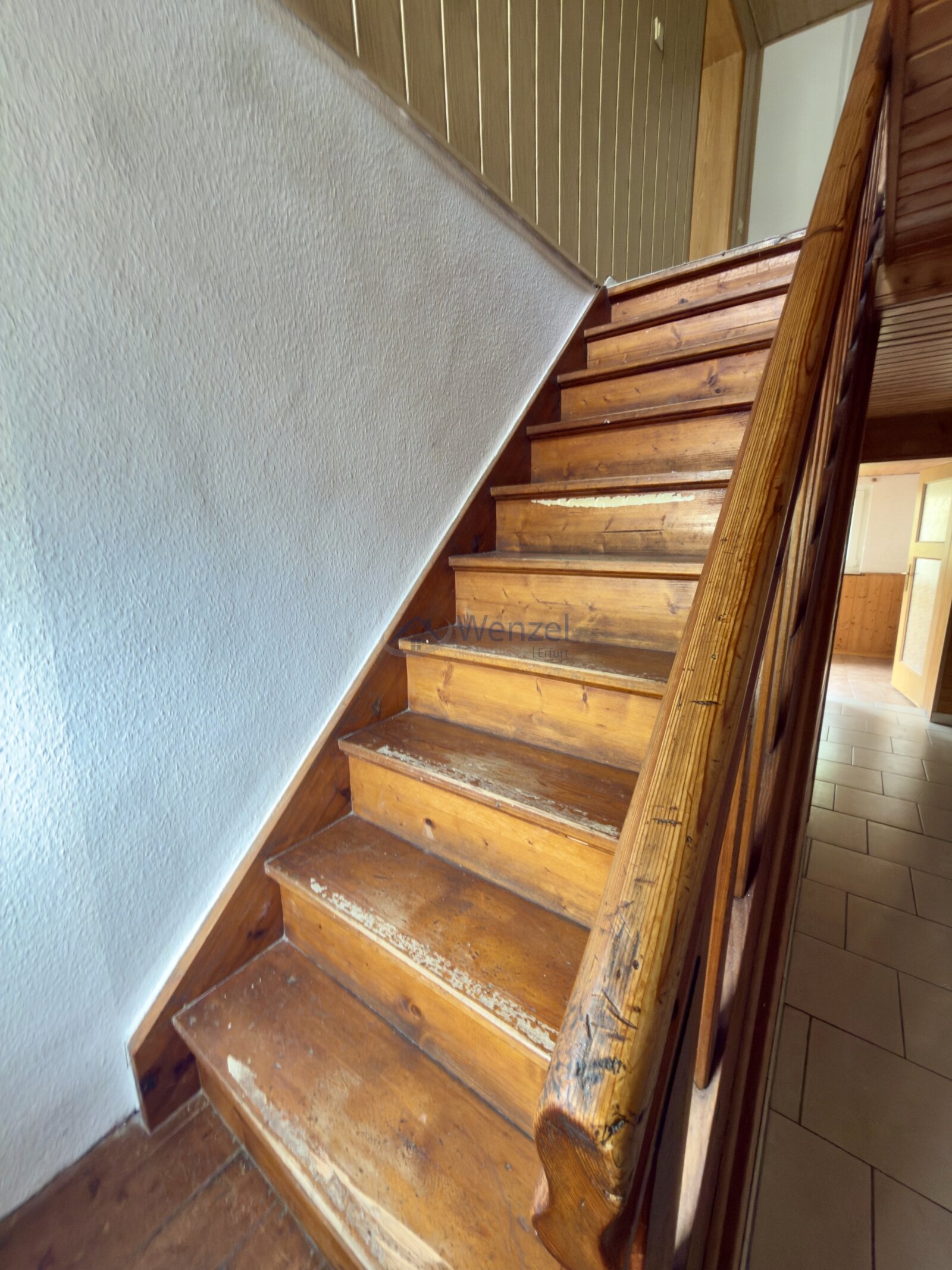 Treppenaufgang ins Obergeschoss Treppenaufgang ins Obergeschoss