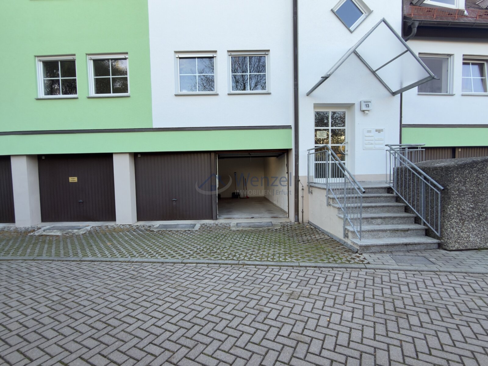 Garage geöffnet Garage geöffnet